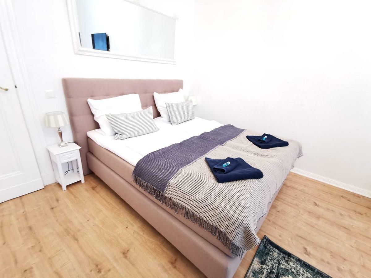 Kvh By Rockchair Apartments L Superhost Status L Boxspringbett Am Schloss Charlottenburg Welcomes You! Berlín Exterior foto